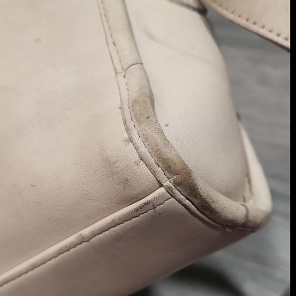 RARE Vintage Ivory Coach Devon Leather Turnlock Crossbody Bag - Picture 11 of 12